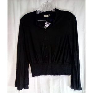Good Luck Gem Black Sz M (read)Top Bell Sleeve